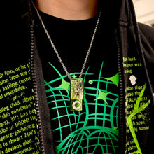 Load image into Gallery viewer, iPod Nano Necklace 🚦🎵💫